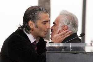Los besos más polémicos de los famosos