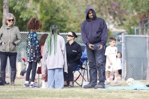 Kanye West no quiso perderse las acciones de Saint sobre el campo de juego.