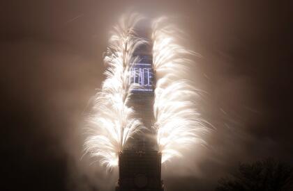 A firework display explodes off Taiwan's tallest skyscraper Taipei101 to usher in the New Year in Taipei, Taiwan, Sunday, Jan. 1, 2023. (AP Photo/Chiang Ying-ying)