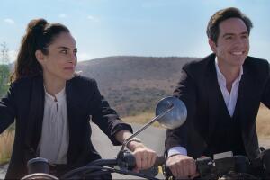 'A todas partes', película de Netflix con Mauricio Ochmann y Ana Serradilla