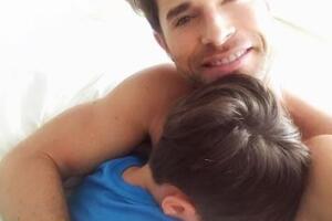 Sebastián Rulli y su hijo Santiago 