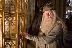 albus_dumbledore_harry_potter_oficial_2.jpg