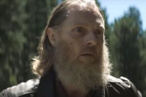 the-stranger-pelicula-netflix-fotos.jpg