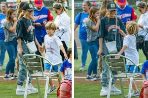 Shakira y su hijo Sasha en el partido de béisbol de Milán (2).jpg