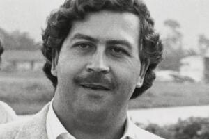 Buscarán 'caletas' en antigua mansión de Pablo Escobar en Miami Beach