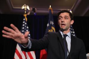 En 2017, en su frustrada carrera por llegar al Congreso, Jon Ossoff se convirtió en la cara de la llamada "resistencia" al presidente Trump.