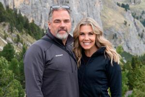 Pareja con seis hijos es hallada sin vida en un aparente caso de homicidio-suicidio