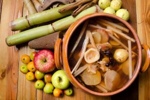 Recetas mexicanas fáciles para Navidad: ¿cómo se hace el ponche y el café de olla con y sin piquete? 