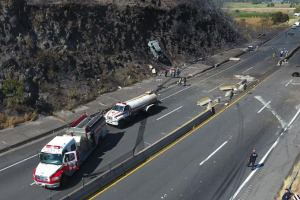 Accidente pipa autopista Guadalajara-Tepic.
