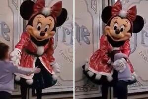 minnie_mouse_botarga_tiktok_polemica 