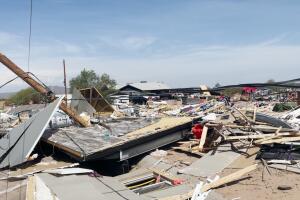 Casa móvil destruída por tormenta monzónica. 