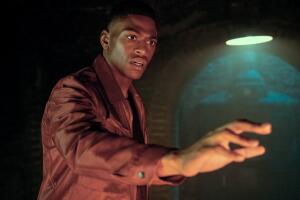 Justin Cornwell como Marcus en The Umbrella Academy