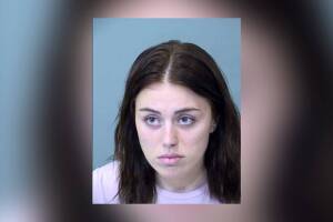 Asistente de maestro es detenida por abuso contra estudiante de 13 años