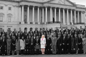 Carol Miller, la única mujer del Partido Republicano entre los nuevos elegidos a la Cámara de Representantes.