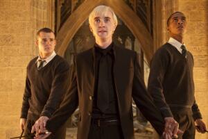Draco Malfoy junto a sus amigos Harry Potter.jpg