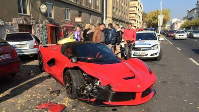 Video Accidente De Un Ferrari Laferrari A Bordo Univision