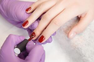 manicure-pintar-unas-esmalte.jpg