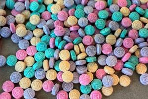 Rainbow fentanyl m30.jpeg
