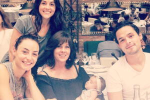 Marimar, Zuria y Gonzalo Jr. en familia