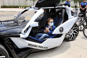 Niño policia/ninopolicia.jpg