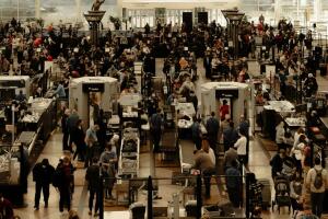 Empaca paciencia: así será volar en Thanksgiving y Navidad este año