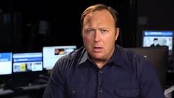 Alex Jones, el 'rey de las teorías conspirativas' que salió de la oscuridad de internet para impulsar a Trump a la presidencia