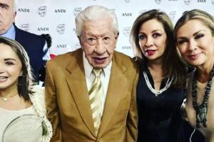 María Antonieta de las Nieves 'La Chilindrina' fue reconocida por su trayectoria artística junto a Ignacio López Tarso.