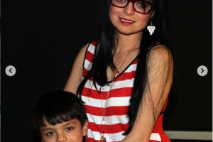 Violeta isfel y su hijo Omar