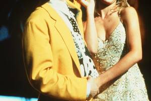 Jim Carrey y Cameron Diaz en The Mask - 1994 (2).jpg