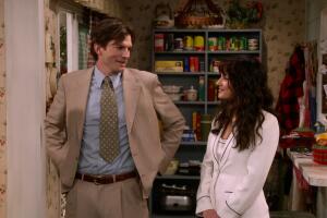 Ashton Kutcher as Michael Kelso, Mila Kunis as Jackie Burkhart in episode 101 of That ‘90s Show. Cr. Courtesy of Netflix.jpg