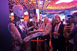 Engineered Arts es la empresa que creó a Ameca y otros robots humanoides.