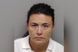 maestra San Antonio abuso sexual menor Cecilia Mueller fianza SAPD Texas investigación víctimas NISD