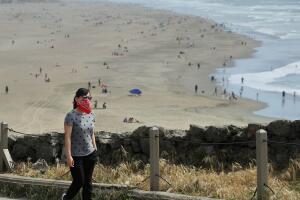 coronavirus sf beach.jpg