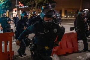 oakland police.jpg