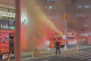 Incendio en la estación del metro Astor Place de Manhattan deja cerca de 12 heridos.