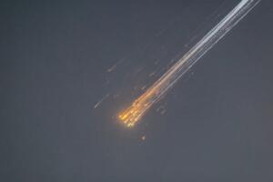 El incendio en Starship fue causado por combustible filtrado que aumentó la presión, resultando en la pérdida de comunicación y la explosión.