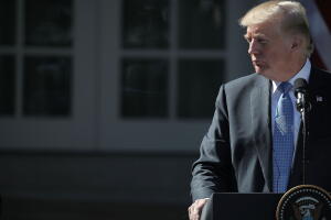 Como candidato y coomo presidente, Donald Trump ha politizado como pocos la discusión sobre los militares estadounidenses.