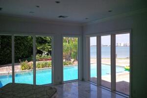 Buscarán 'caletas' en antigua mansión de Pablo Escobar en Miami Beach