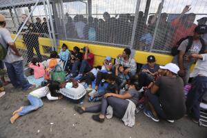 Mexico Migrants Border Bridge