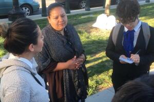 Activistas e inmigrantes de Arizona en Washington para audiencia en Tribunal Supremo