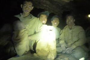 LAOS-CUEVA-RESCATE