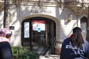 Este lugar de votación ubicado en un centro de atención de ancianos de la comunidad de Uptown, en el barrio Edgewater de Chicago, tuvo una poca afluencia de votantes. 