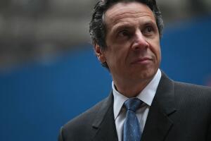 Andrew Cuomo ha pasado de ser la estrella de la lucha contra el coronavirus a un paria dentro de su propio partido.