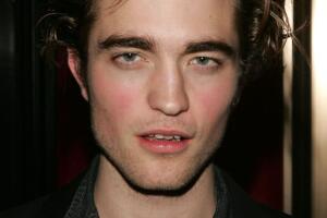 Robert Pattinson sin barba