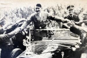 adolf_hitler_1.jpg
