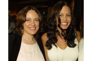 Marcheline Bertrand y Agnelina Jolie Grosby.jpg