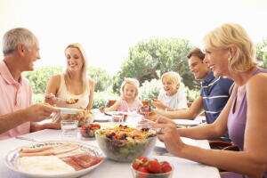 familia-almoco-parentes_1.jpg