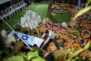 TOPSHOT-ISRAEL-PALESTINIAN-CONFLICT-FUNERAL