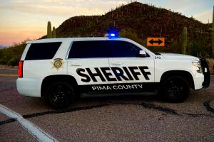 Agente del alguacil del condado de Pima resulta herido durante un tiroteo