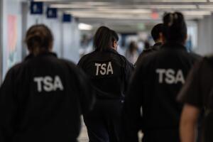 agentes TSA pago aeropuertos